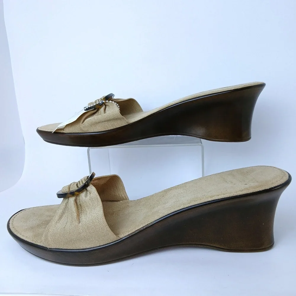 NWT Italian Shoemakers Gold Wedge Slide Sandals Tortoise Buckle Sz 8 Summer